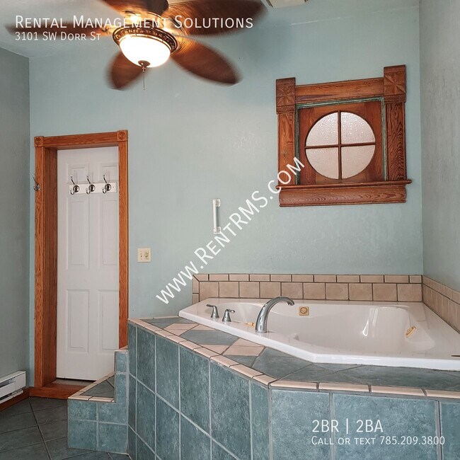 Building Photo - 3101 SW Dorr St