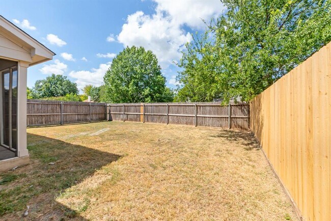 Building Photo - 160 Prairie Springs Loop