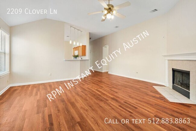 Building Photo - 2209 Clover Ln