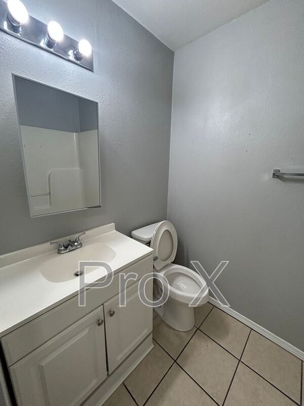 Building Photo - 1414 S Powell St