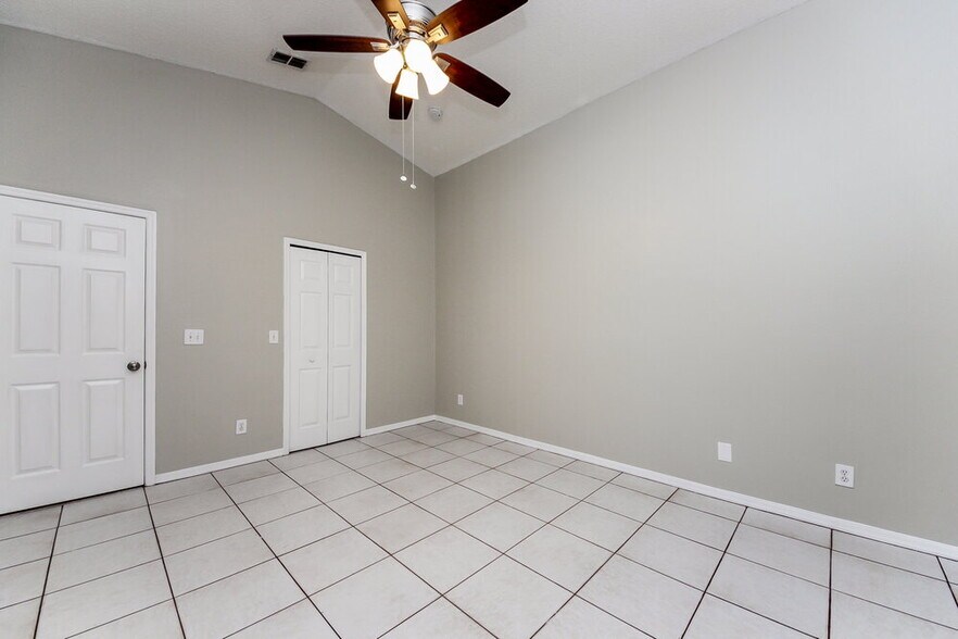 Building Photo - 2150 Rj Cir