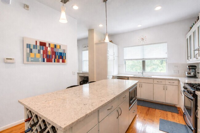 Building Photo - 4312 Floyd St