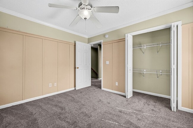 Building Photo - 8727 Evangeline Dr