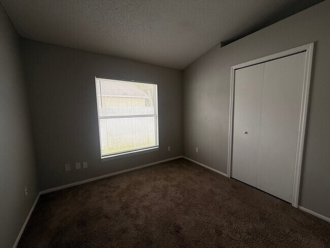 Building Photo - 178 Dahlia Village Cir