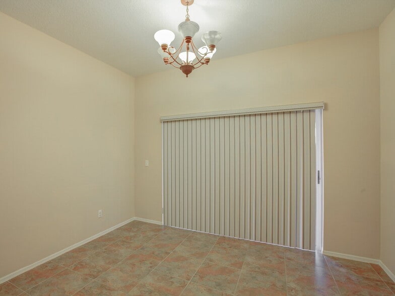 Building Photo - 1760 Sparkling Water Cir