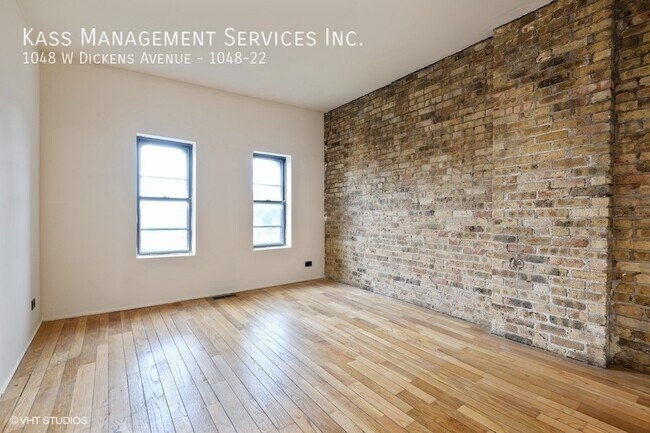 Building Photo - 1048 W Dickens Ave
