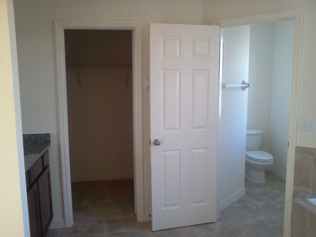 Building Photo - 12514 Sawgrass Oak St