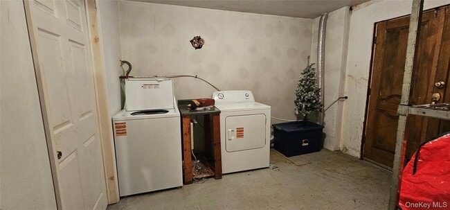 Building Photo - 18 Lake Ridge Rd