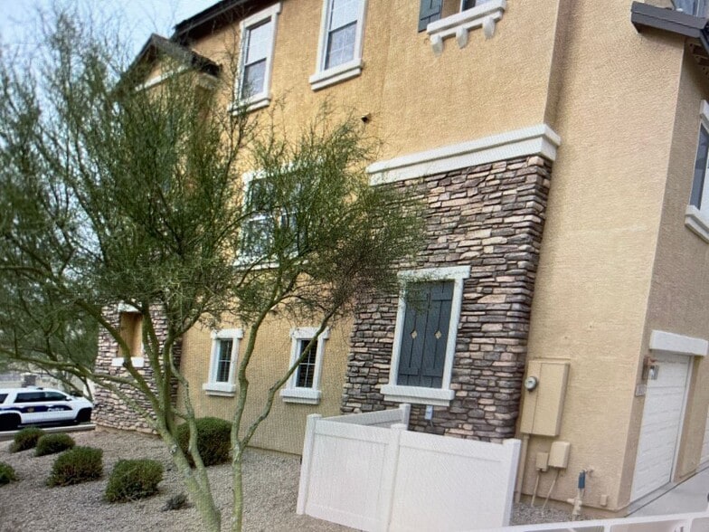 Building Photo - 3031 W Sand Flower Dr