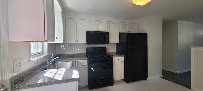 Primary Photo - 20 Cobb Dr