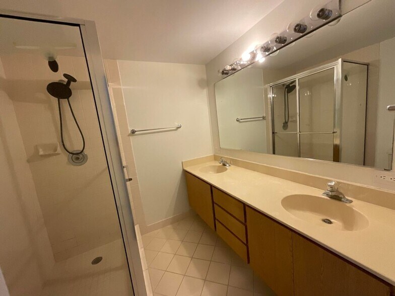 Building Photo - 7420 74th Way