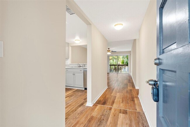 Building Photo - 6336 Newtown Cir