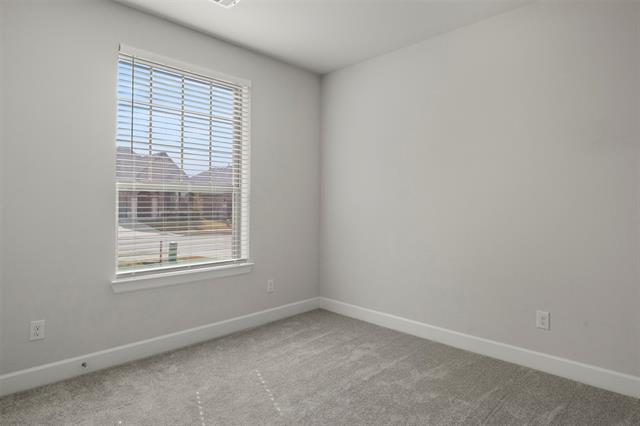 Building Photo - 2111 Clearwater Way