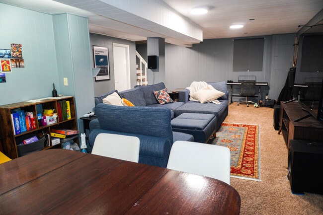 Building Photo - 10 Powhatton Dr