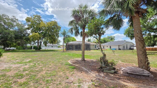 Building Photo - CUTE AND SPACIOUS 3 BEDROOM/ 2 BATH POOL HOME! NORTH PALMETTO! PET FRIENDLY!