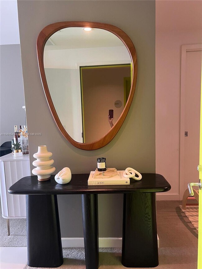 Building Photo - 501 NE 31st St