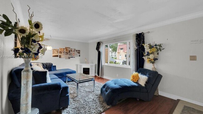 Building Photo - 6 Spinning Wheel Ln