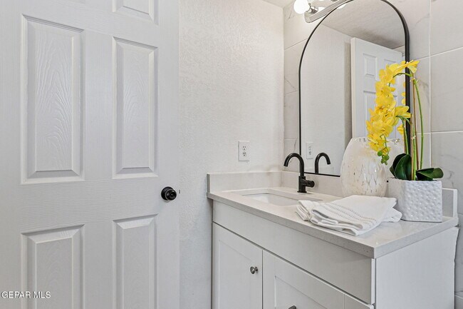 Building Photo - 3936 Tierra Arena Dr
