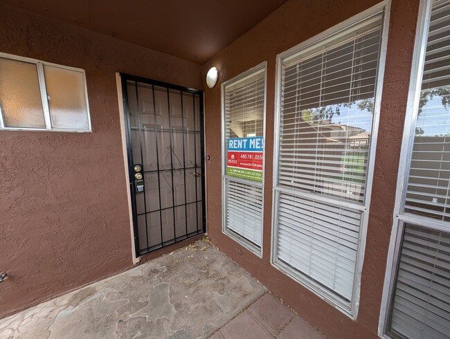 Building Photo - 2 Bedroom Condo in the Escalante Community...