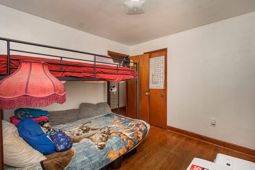 Building Photo - 206 Broce Dr