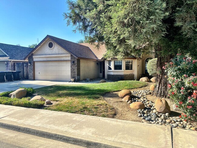 Building Photo - 5948 W Crowley Ave