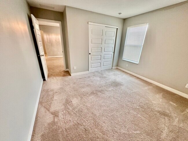Building Photo - 1287 Bristol Pl