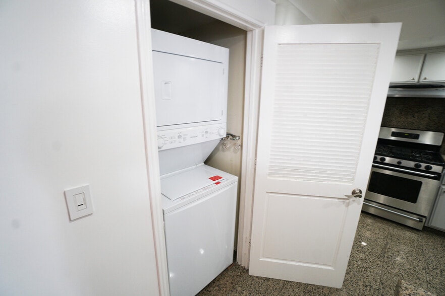 Laundry - 1441 Federal Ave