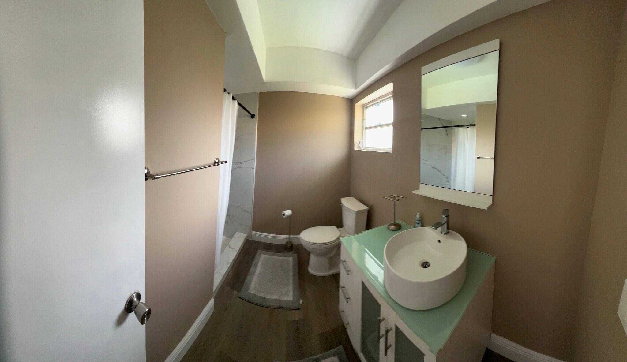 Building Photo - 880 NW 72nd Ter