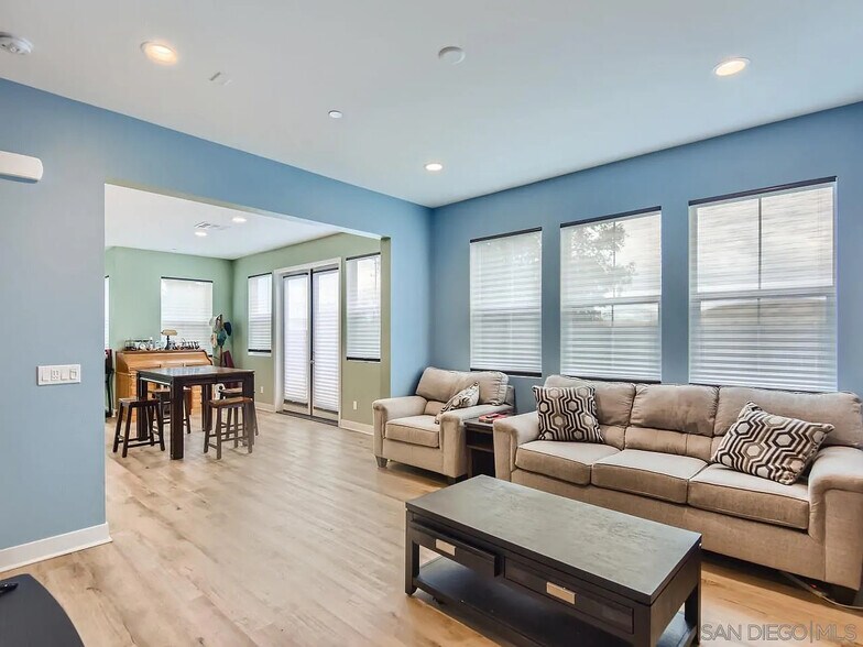 Building Photo - 8710 Barbados Ln