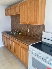 Building Photo - 29 Maple St