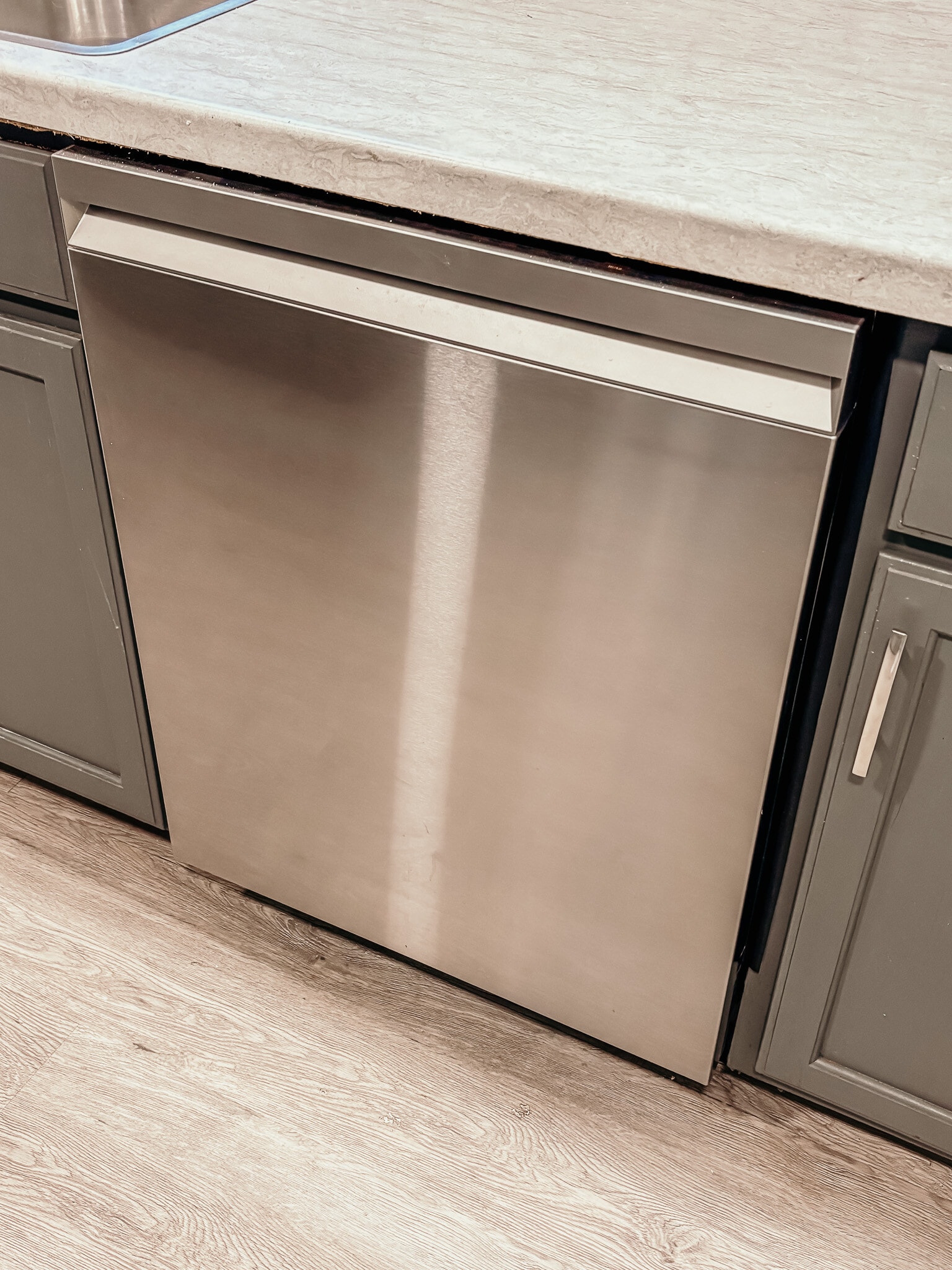 New dishwasher - 1006 N New Jersey St