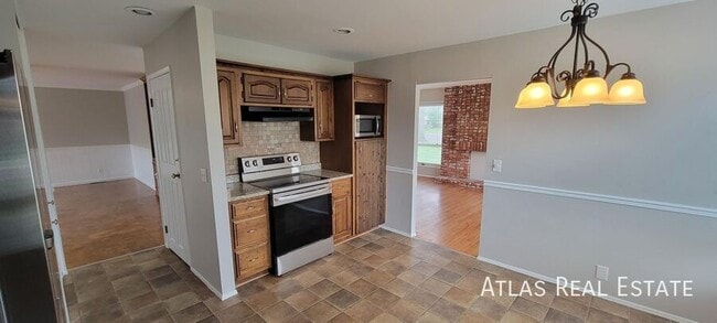 Building Photo - 8844 Horton St