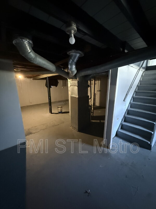 Building Photo - 323 Shepley Dr