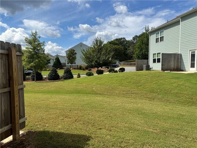 Building Photo - 1051 Paddington Dr