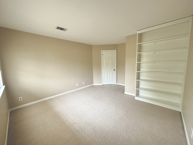 Building Photo - 5821 Inman Park Cir