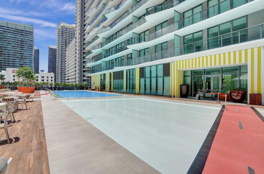 Building Photo - 1300 S Miami Ave