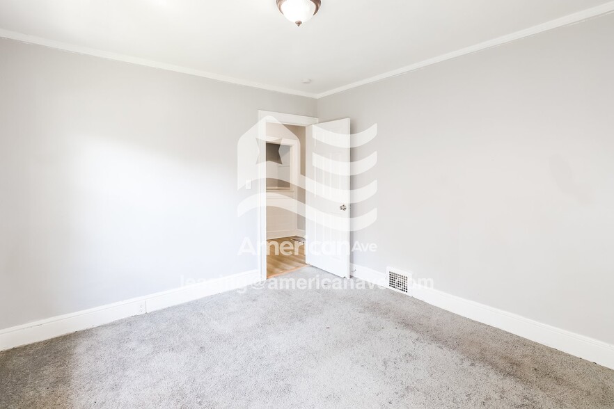 Building Photo - 5530 Garfield Ave