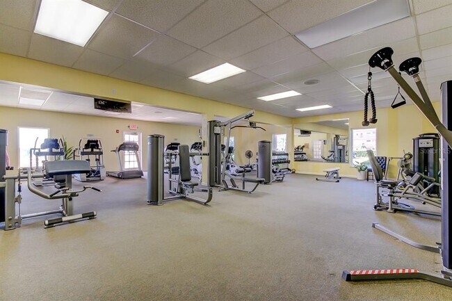 Building Photo - 5200 Brittany Dr S