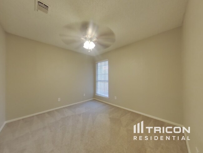 Building Photo - 8033 Berrybrook Dr