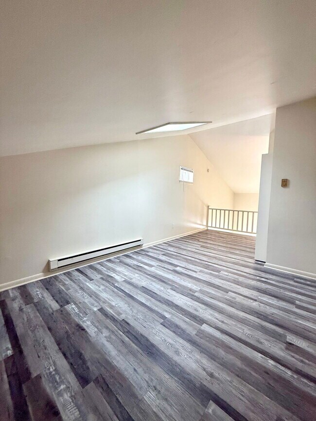 Building Photo - 58 N Front St