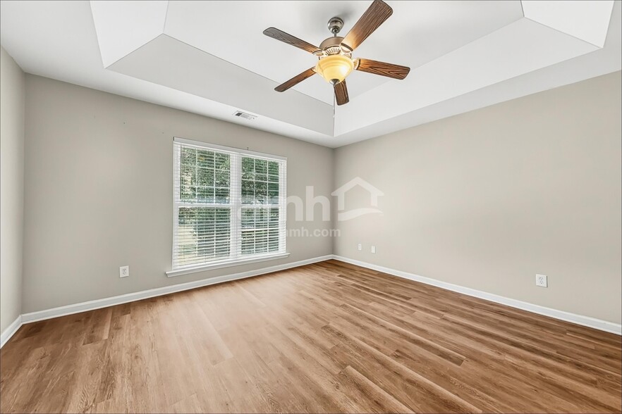Building Photo - 474 Young Way