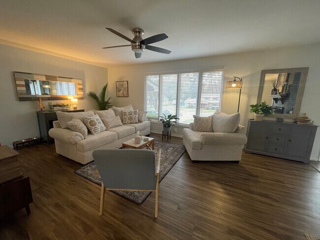 Building Photo - 4402 Bracada Dr