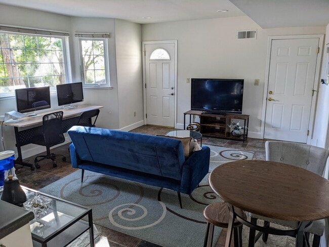 Primary Photo - 3480 Loes Way
