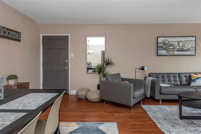 Building Photo - 7553 Buckingham Dr