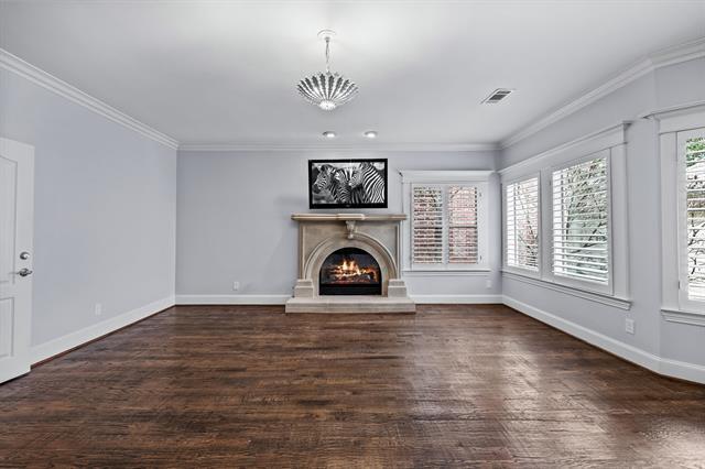 Building Photo - 4318 University Blvd