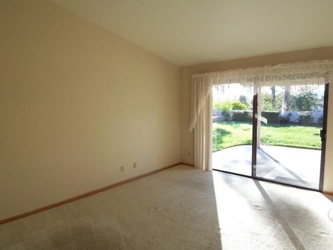 Building Photo - Charming 3Br/2Ba Single Story House W/3 Car Garage in Poway