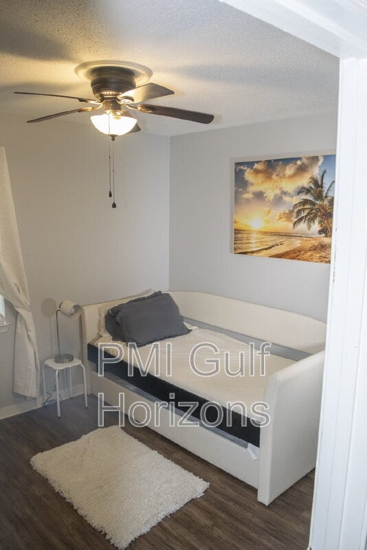 Building Photo - 738 Carondelay Dr
