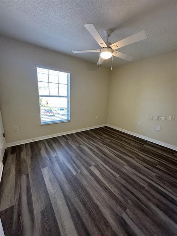 Building Photo - 4180 Shadetree Ln
