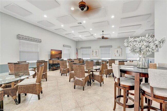 Building Photo - 7811 Regal Heron Cir