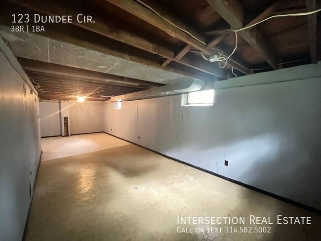 Building Photo - 123 Dundee Cir